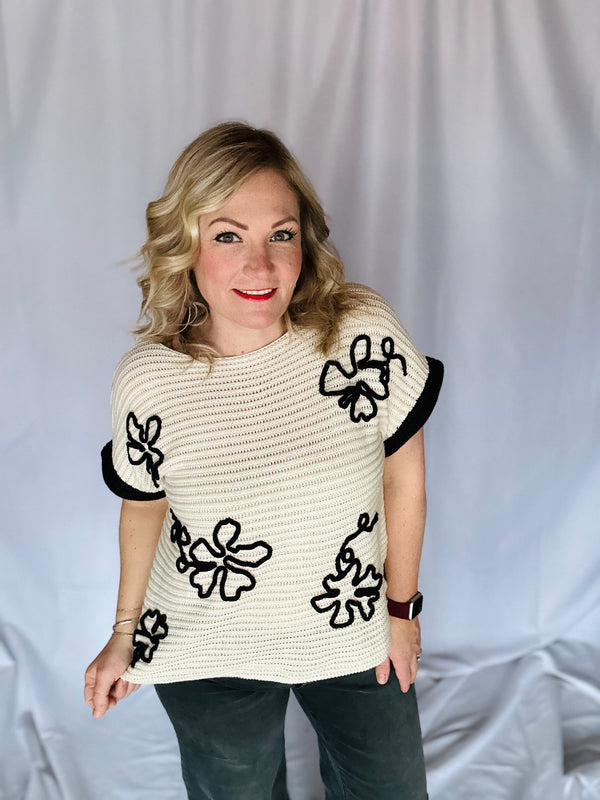 "Abstract Flower" Short Sleeve Sweater