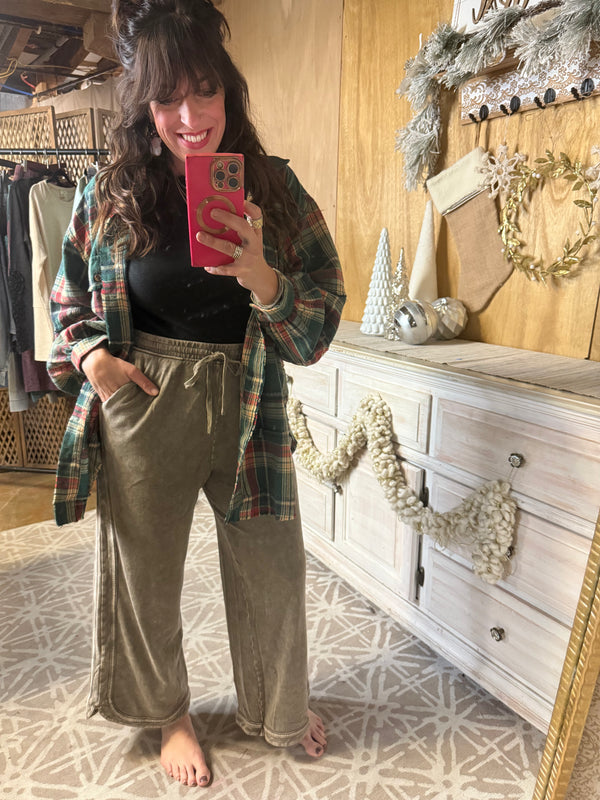 EASEL PREORDER Sporty Side Pants